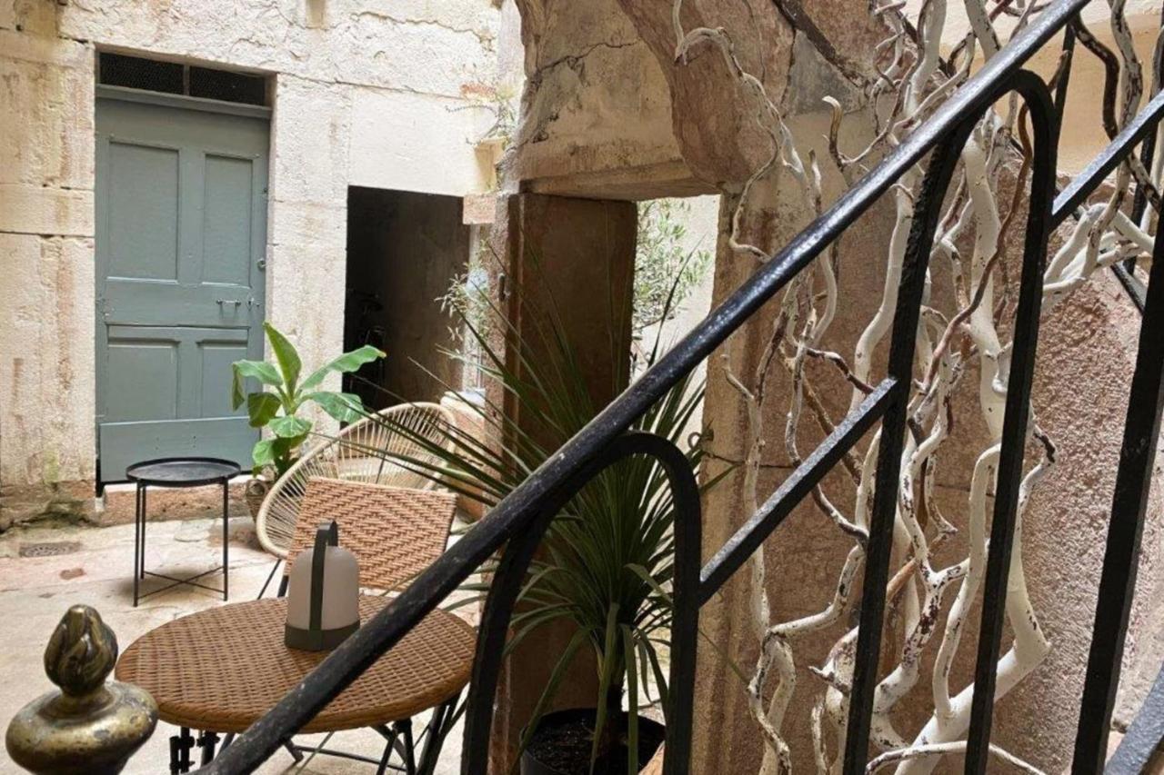 Apartament Les Fresques De Leon Tournus Zewnętrze zdjęcie